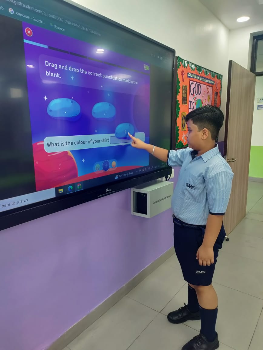 Student using Freadom app